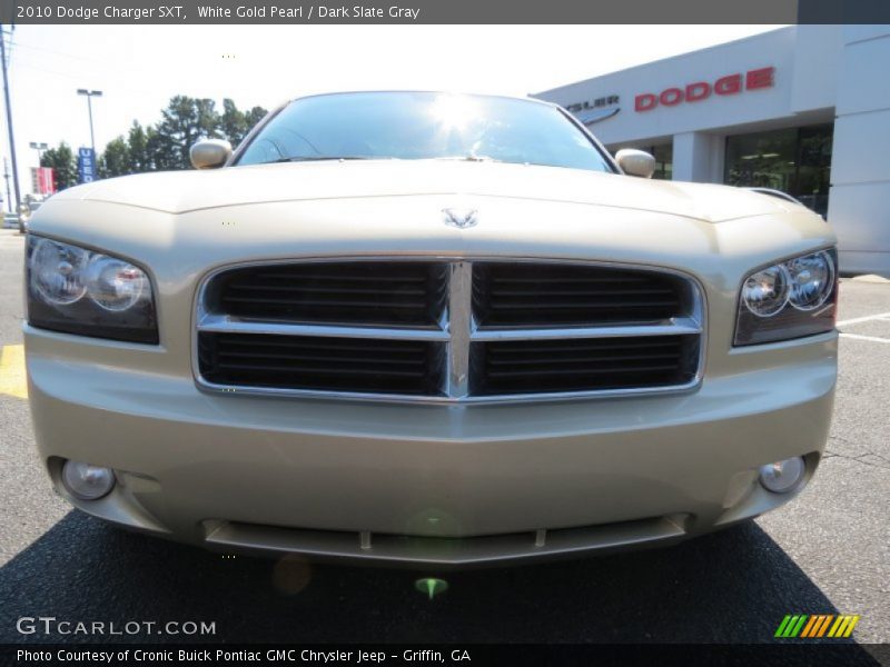 White Gold Pearl / Dark Slate Gray 2010 Dodge Charger SXT
