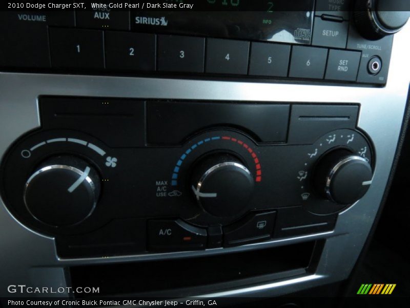White Gold Pearl / Dark Slate Gray 2010 Dodge Charger SXT
