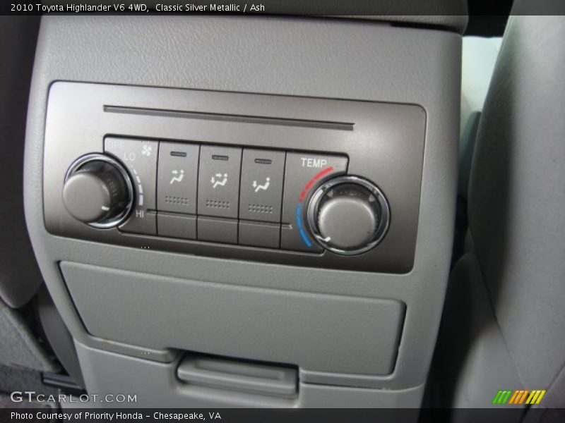 Classic Silver Metallic / Ash 2010 Toyota Highlander V6 4WD