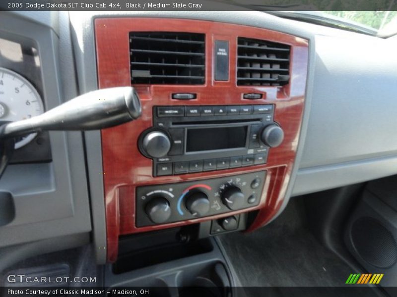 Black / Medium Slate Gray 2005 Dodge Dakota SLT Club Cab 4x4