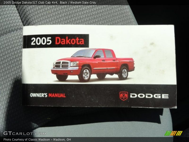 Black / Medium Slate Gray 2005 Dodge Dakota SLT Club Cab 4x4