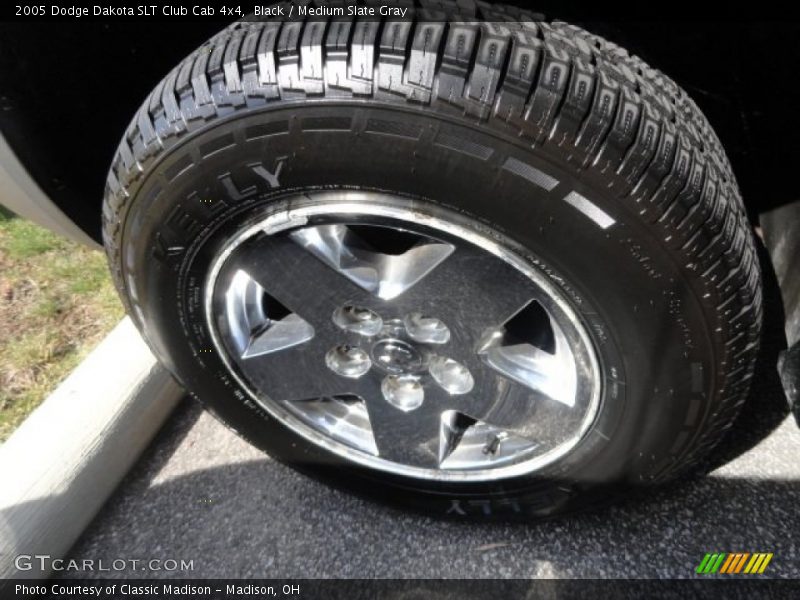 Black / Medium Slate Gray 2005 Dodge Dakota SLT Club Cab 4x4