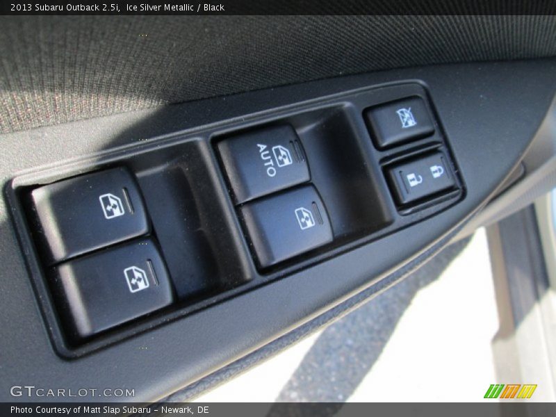 Ice Silver Metallic / Black 2013 Subaru Outback 2.5i