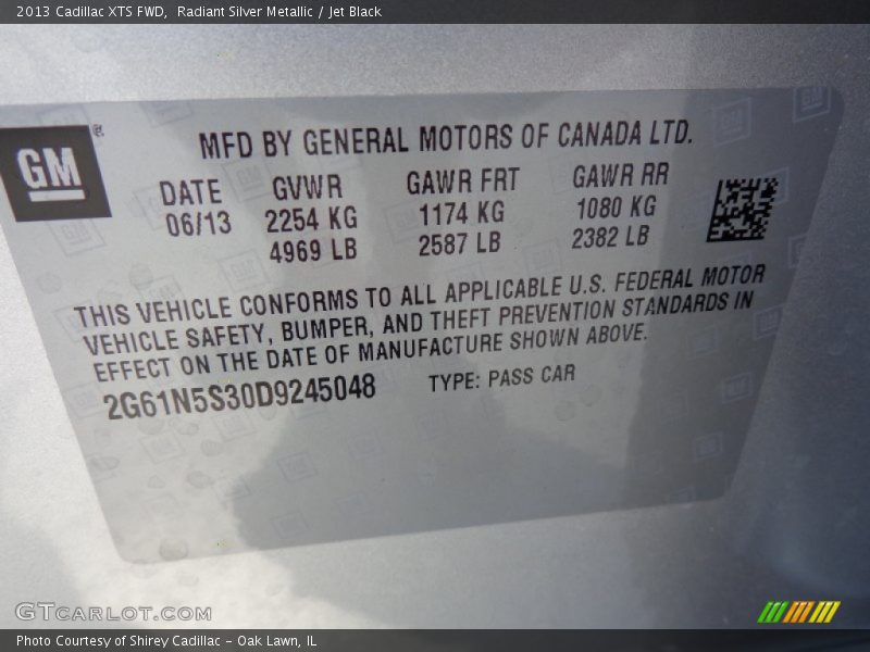 Radiant Silver Metallic / Jet Black 2013 Cadillac XTS FWD