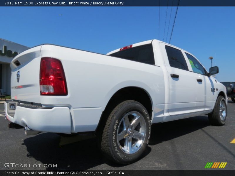Bright White / Black/Diesel Gray 2013 Ram 1500 Express Crew Cab