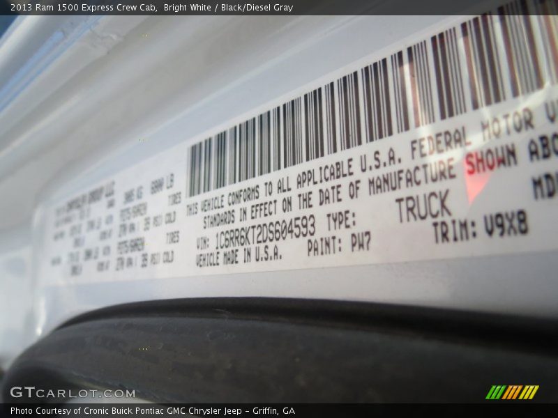Bright White / Black/Diesel Gray 2013 Ram 1500 Express Crew Cab