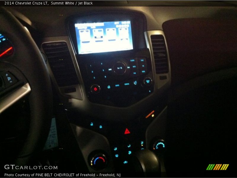 Summit White / Jet Black 2014 Chevrolet Cruze LT