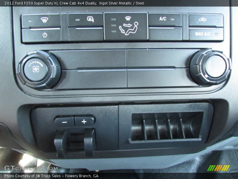 Controls of 2012 F350 Super Duty XL Crew Cab 4x4 Dually