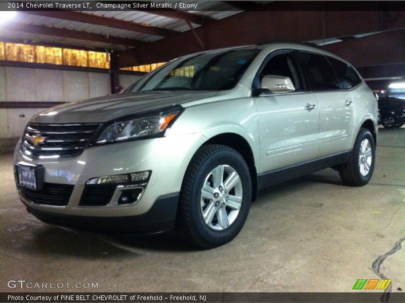 Champagne Silver Metallic / Ebony 2014 Chevrolet Traverse LT