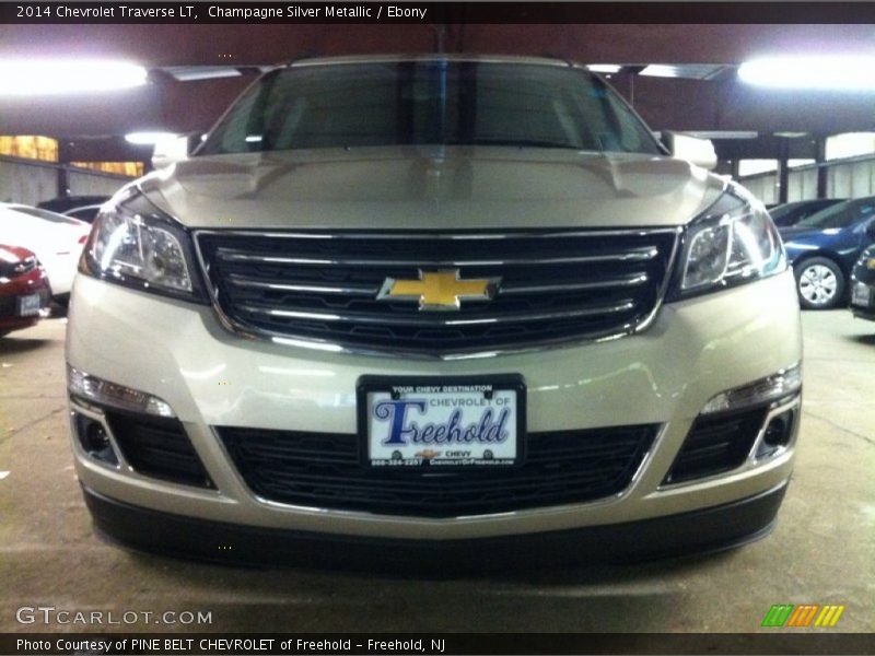 Champagne Silver Metallic / Ebony 2014 Chevrolet Traverse LT