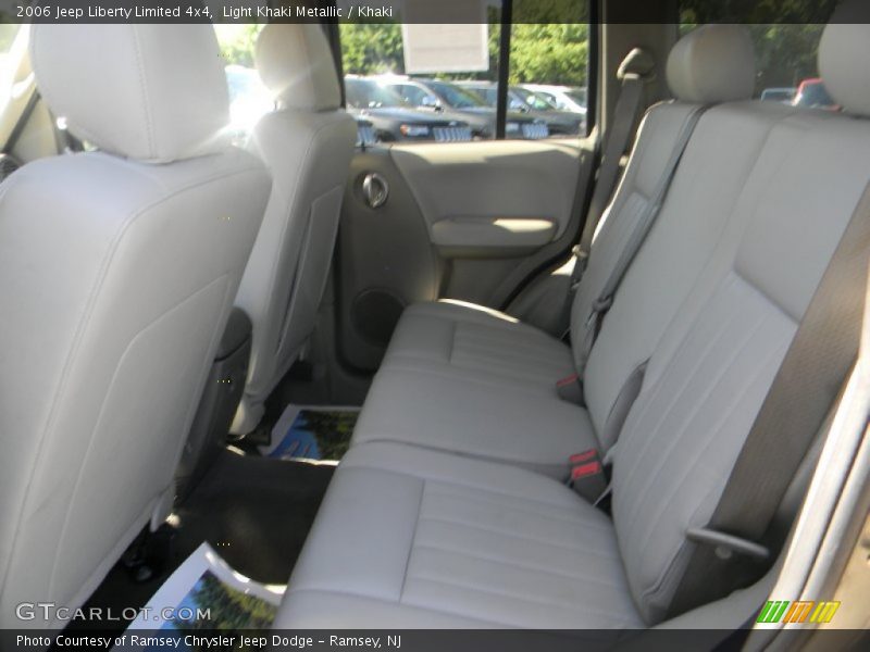 Light Khaki Metallic / Khaki 2006 Jeep Liberty Limited 4x4