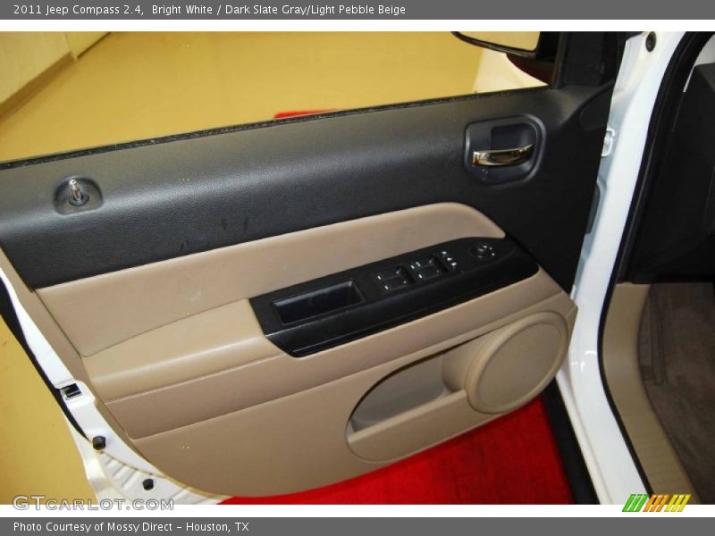 Bright White / Dark Slate Gray/Light Pebble Beige 2011 Jeep Compass 2.4