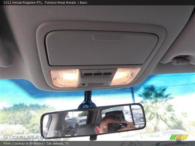 Polished Metal Metallic / Black 2011 Honda Ridgeline RTL