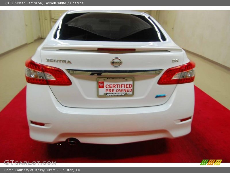 Aspen White / Charcoal 2013 Nissan Sentra SR