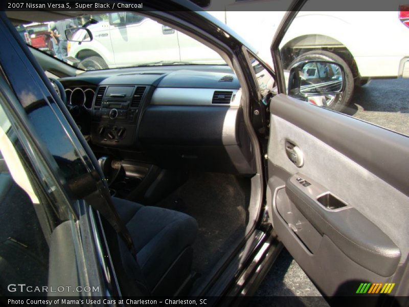 Super Black / Charcoal 2007 Nissan Versa S