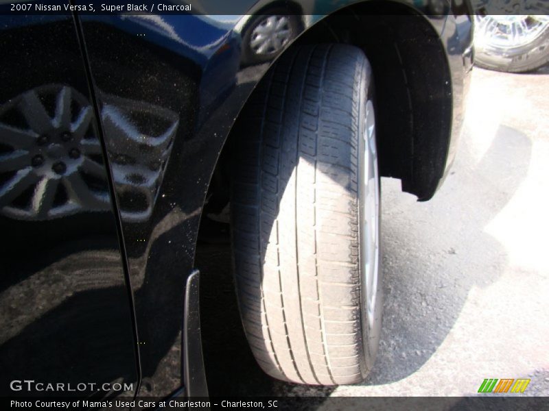 Super Black / Charcoal 2007 Nissan Versa S