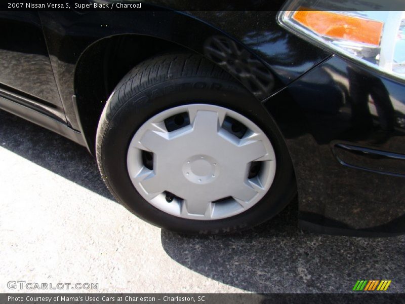 Super Black / Charcoal 2007 Nissan Versa S