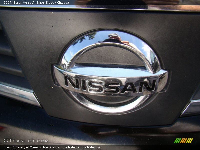 Super Black / Charcoal 2007 Nissan Versa S