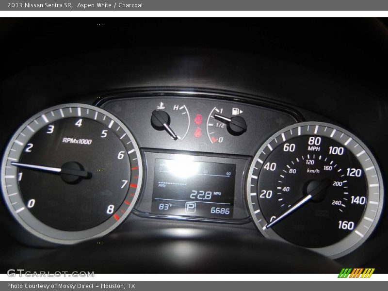 Aspen White / Charcoal 2013 Nissan Sentra SR