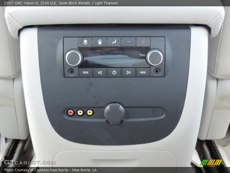 Silver Birch Metallic / Light Titanium 2007 GMC Yukon XL 1500 SLE