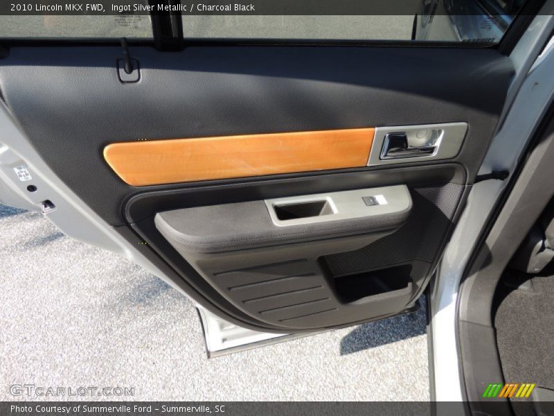 Ingot Silver Metallic / Charcoal Black 2010 Lincoln MKX FWD