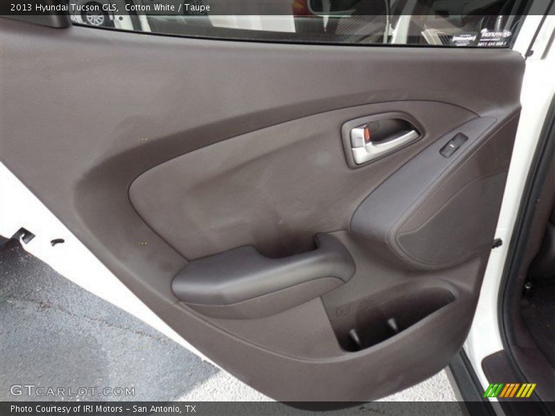 Cotton White / Taupe 2013 Hyundai Tucson GLS