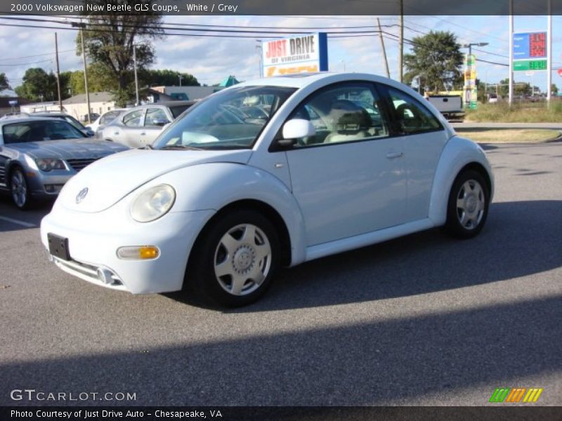White / Grey 2000 Volkswagen New Beetle GLS Coupe