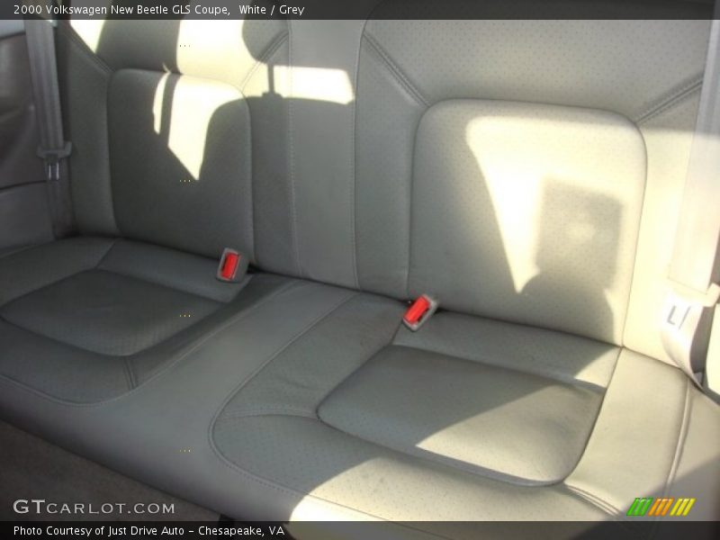 White / Grey 2000 Volkswagen New Beetle GLS Coupe