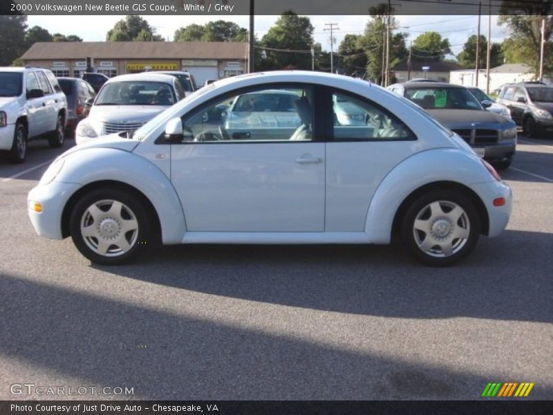 White / Grey 2000 Volkswagen New Beetle GLS Coupe