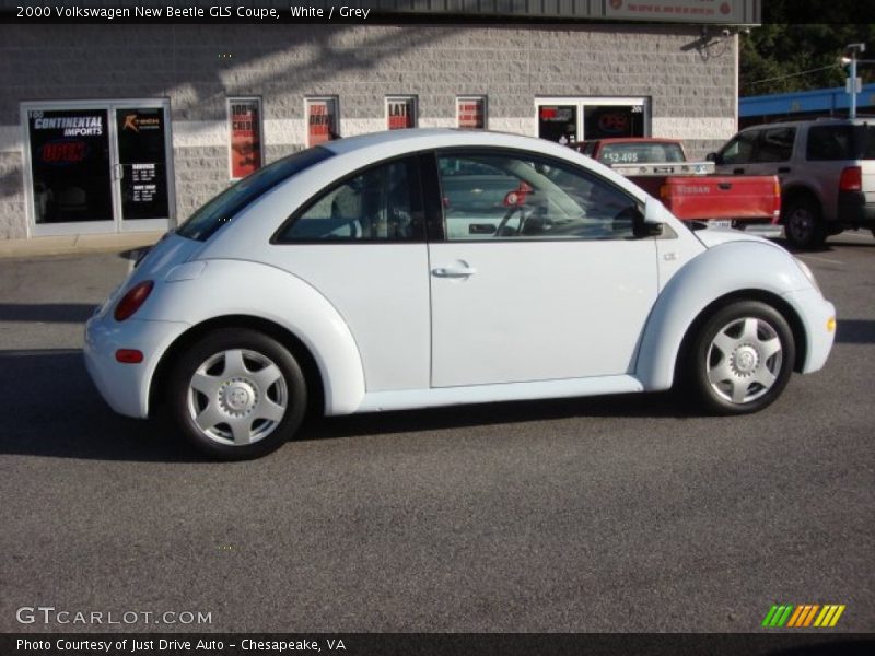White / Grey 2000 Volkswagen New Beetle GLS Coupe