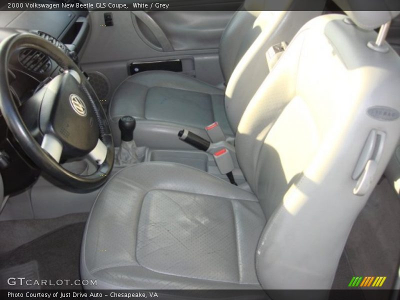 White / Grey 2000 Volkswagen New Beetle GLS Coupe