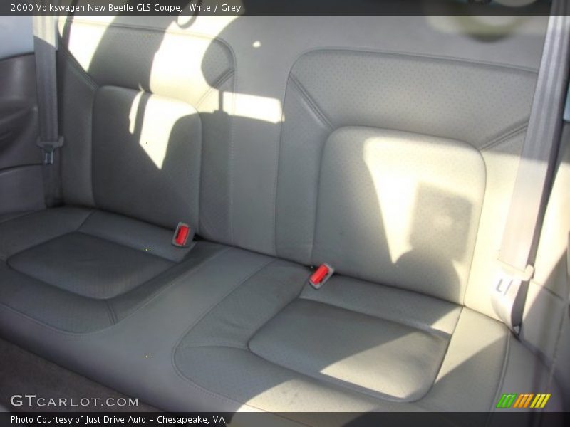 White / Grey 2000 Volkswagen New Beetle GLS Coupe