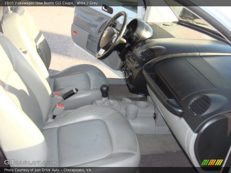White / Grey 2000 Volkswagen New Beetle GLS Coupe