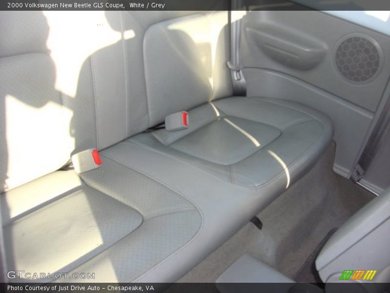 White / Grey 2000 Volkswagen New Beetle GLS Coupe