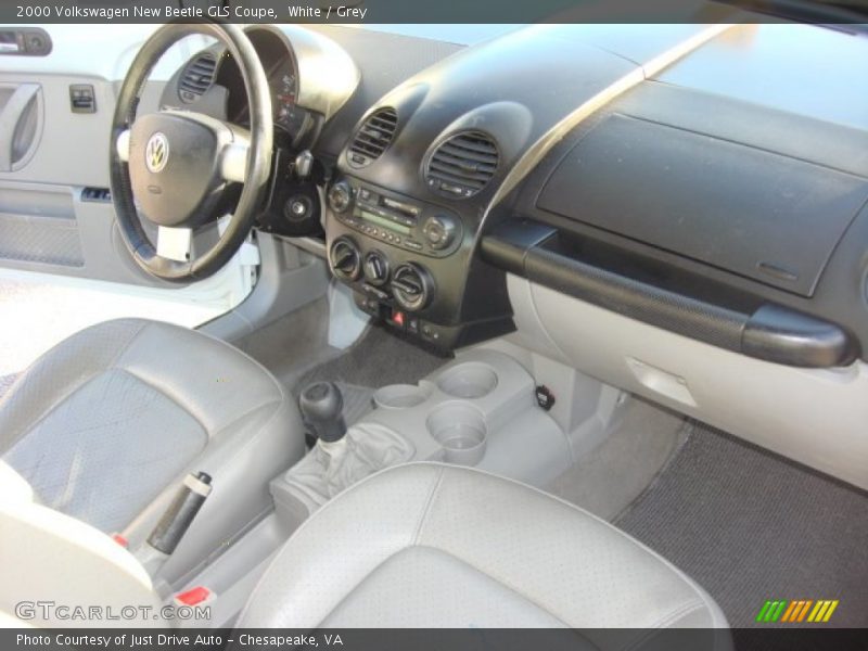 White / Grey 2000 Volkswagen New Beetle GLS Coupe