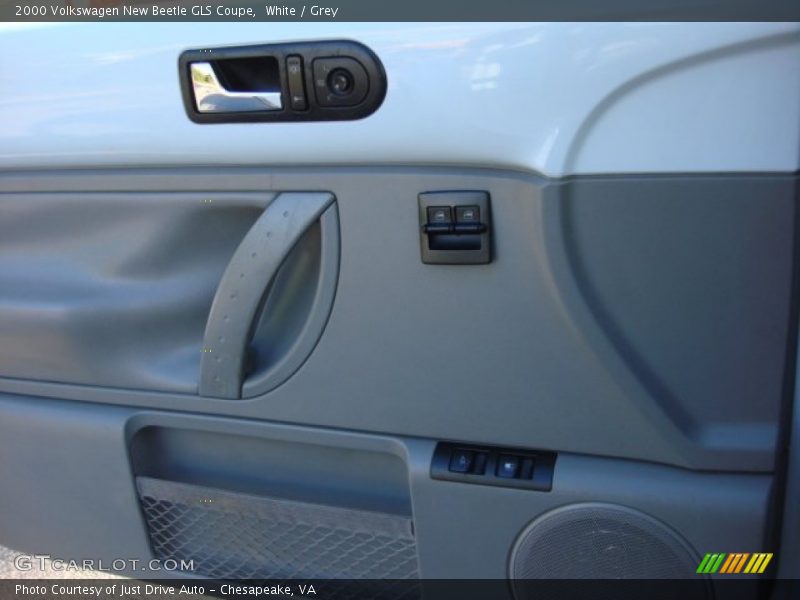 White / Grey 2000 Volkswagen New Beetle GLS Coupe