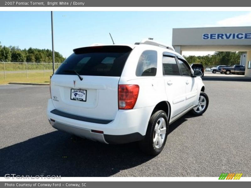 Bright White / Ebony 2007 Pontiac Torrent