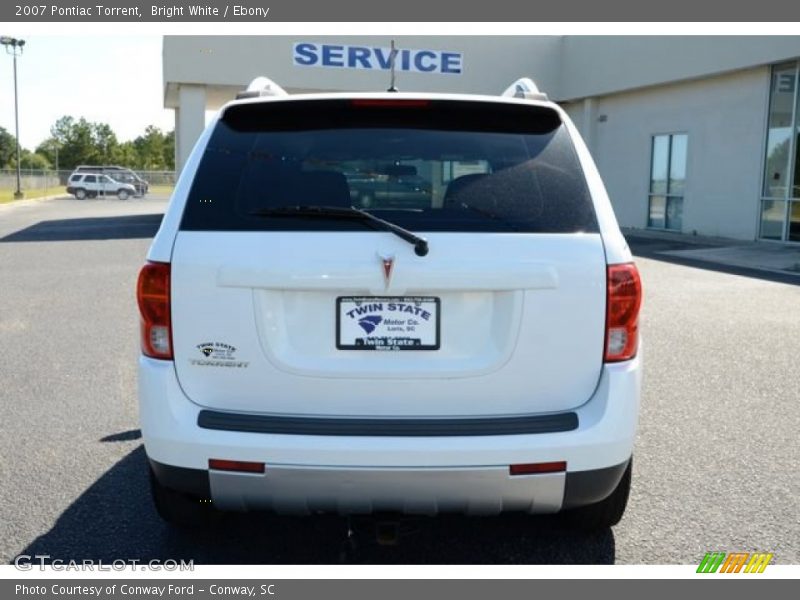 Bright White / Ebony 2007 Pontiac Torrent