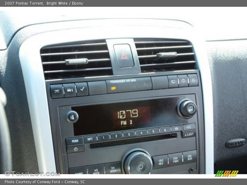 Bright White / Ebony 2007 Pontiac Torrent