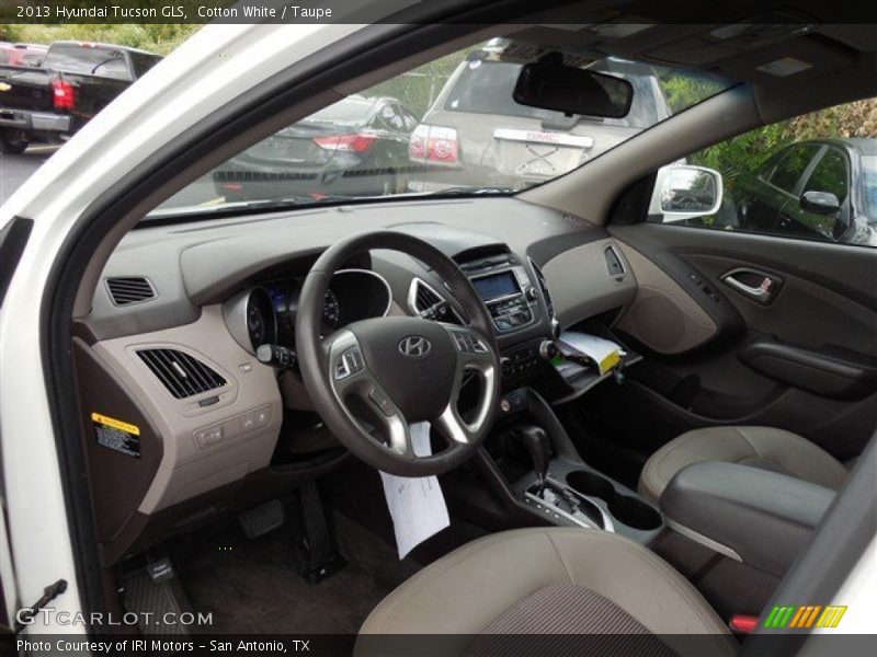 Cotton White / Taupe 2013 Hyundai Tucson GLS