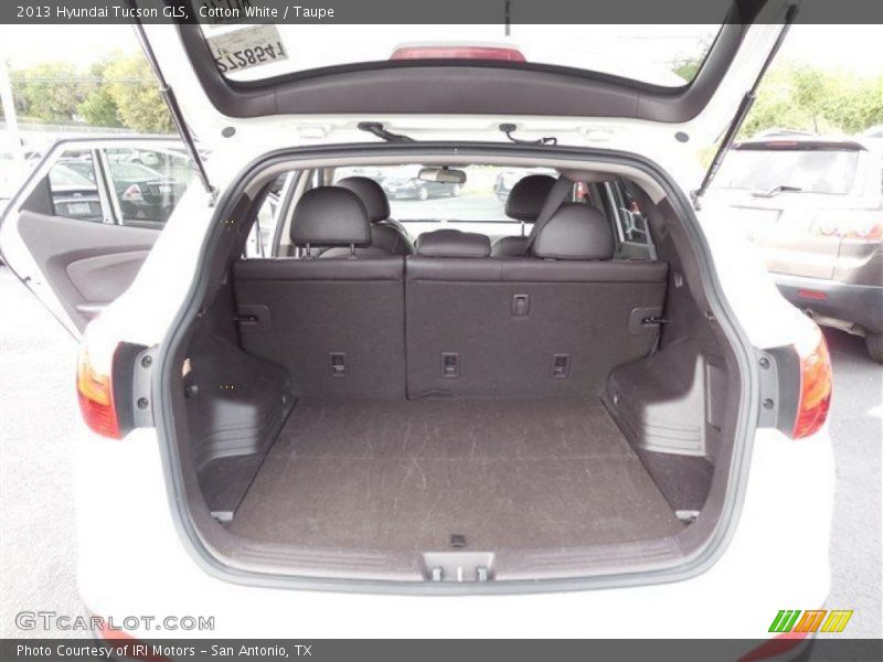 Cotton White / Taupe 2013 Hyundai Tucson GLS
