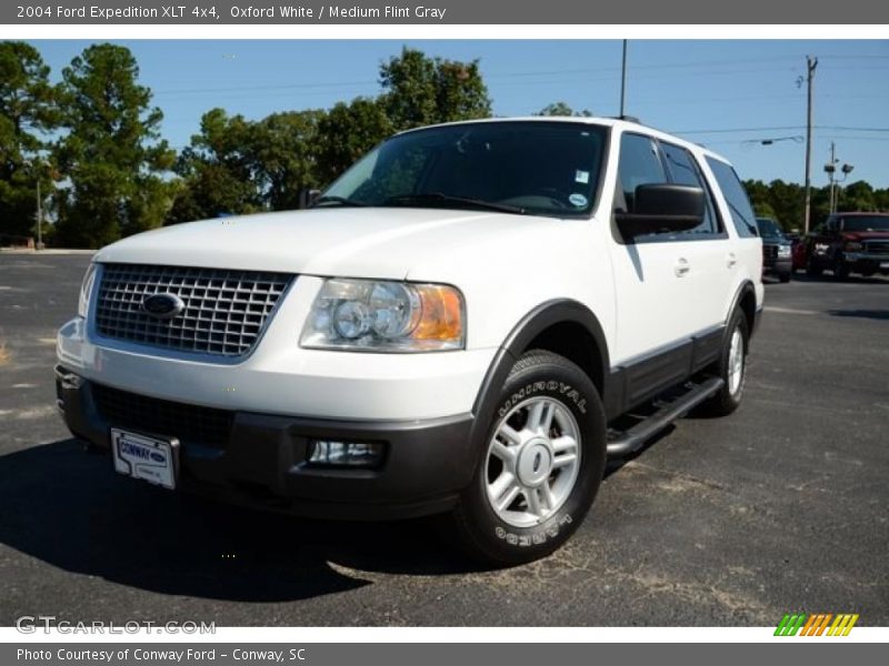 Oxford White / Medium Flint Gray 2004 Ford Expedition XLT 4x4