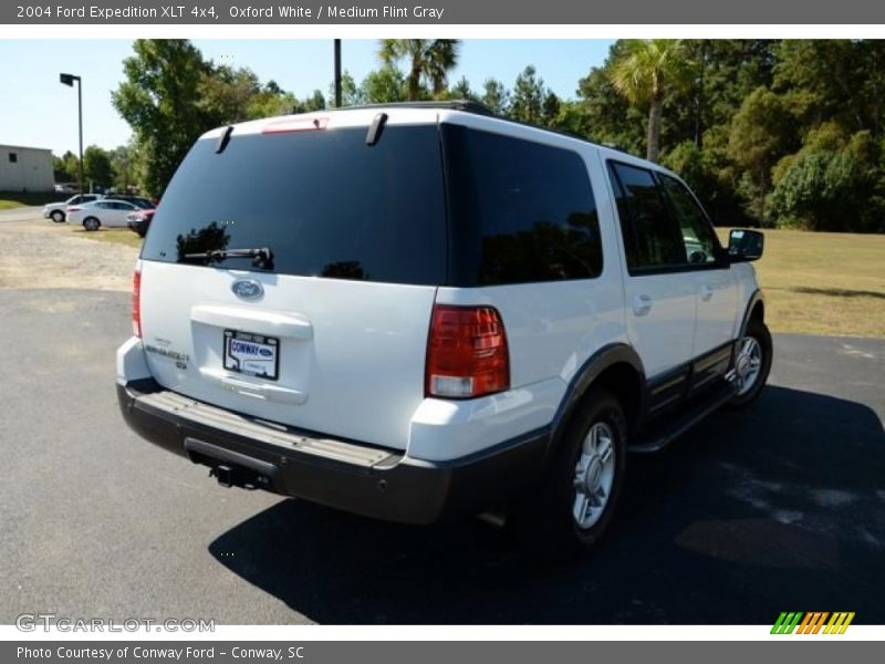 Oxford White / Medium Flint Gray 2004 Ford Expedition XLT 4x4