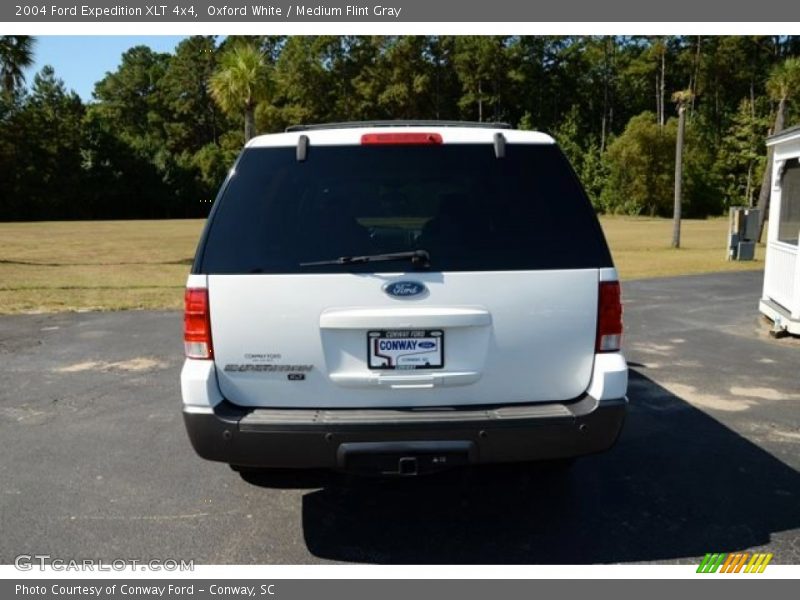 Oxford White / Medium Flint Gray 2004 Ford Expedition XLT 4x4