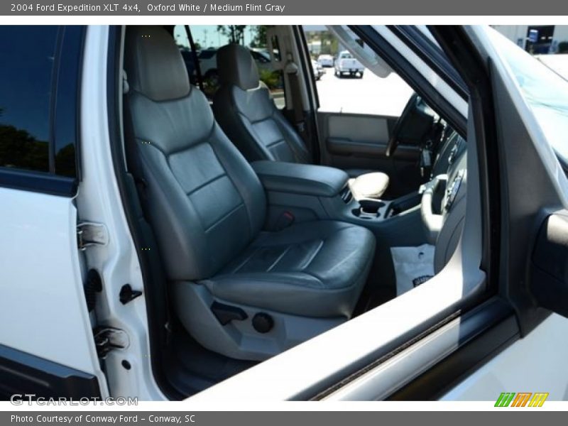 Oxford White / Medium Flint Gray 2004 Ford Expedition XLT 4x4