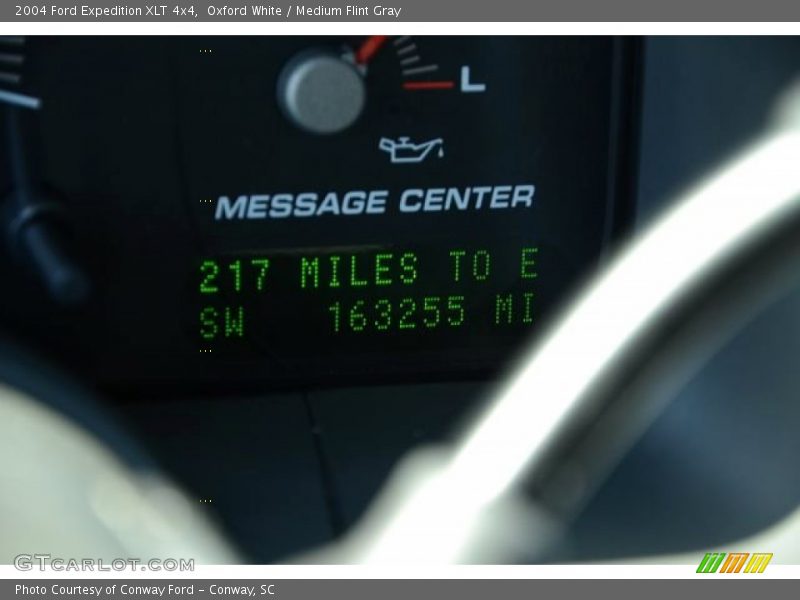 Oxford White / Medium Flint Gray 2004 Ford Expedition XLT 4x4