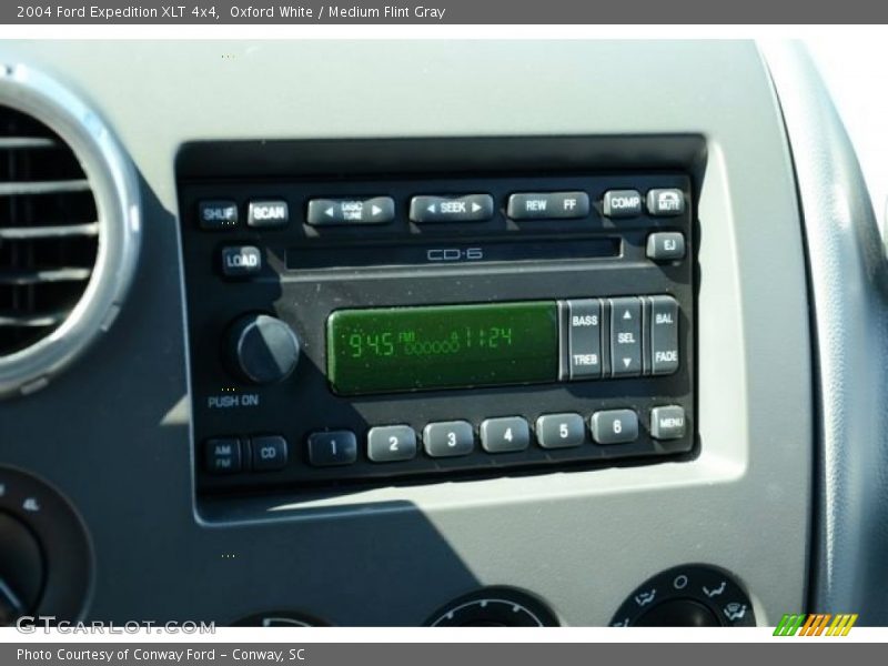 Oxford White / Medium Flint Gray 2004 Ford Expedition XLT 4x4