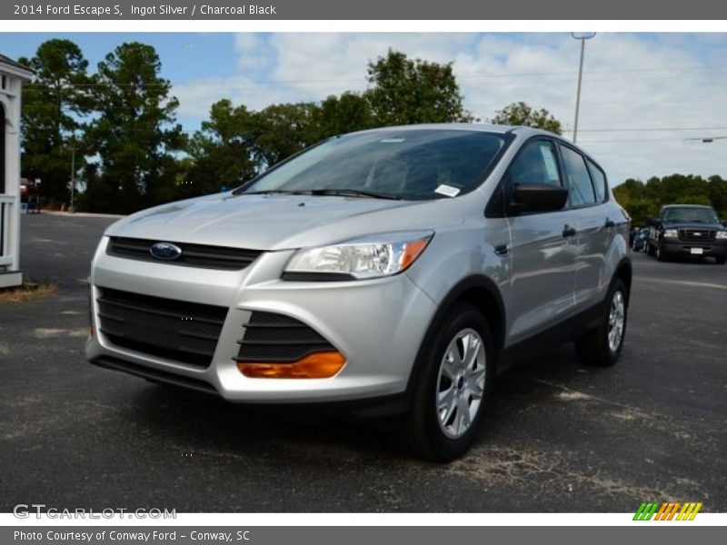 Ingot Silver / Charcoal Black 2014 Ford Escape S