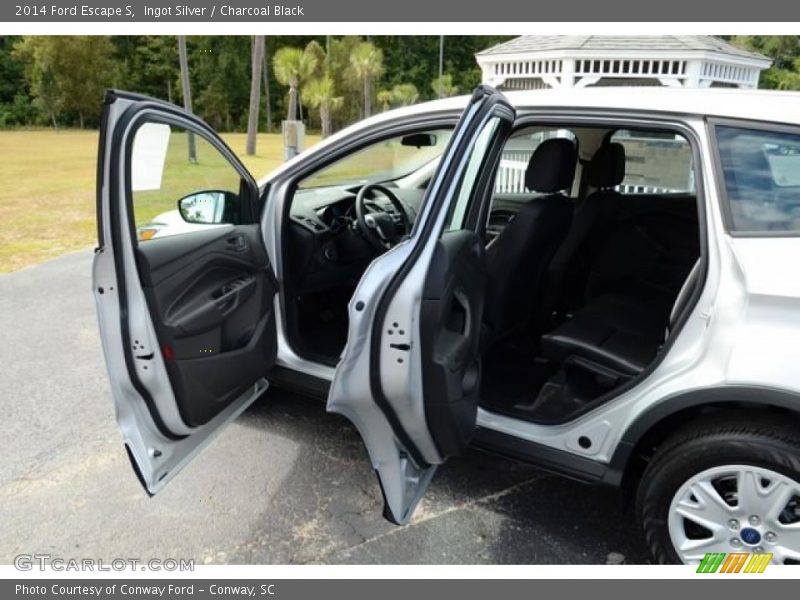 Ingot Silver / Charcoal Black 2014 Ford Escape S
