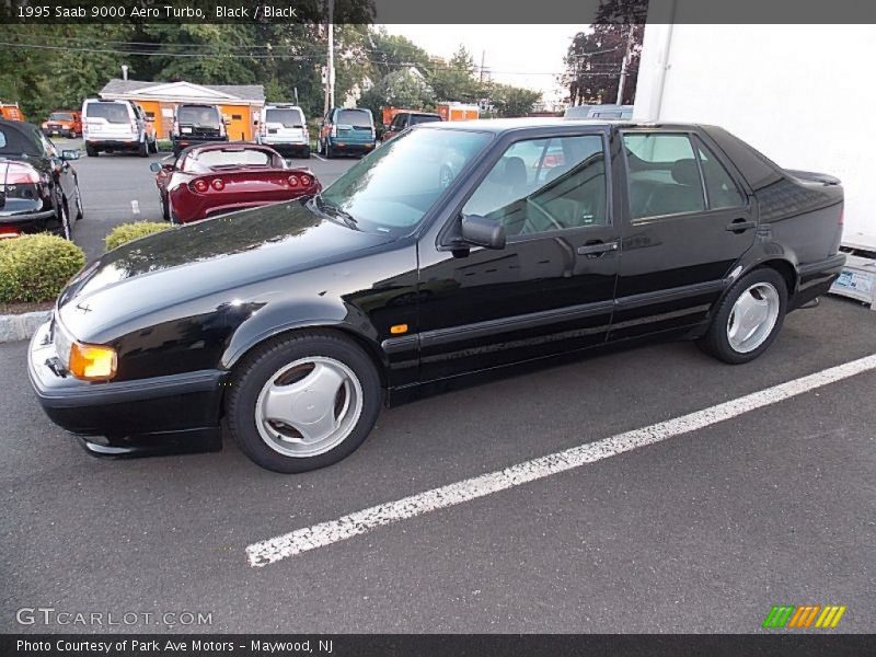 Front 3/4 View of 1995 9000 Aero Turbo